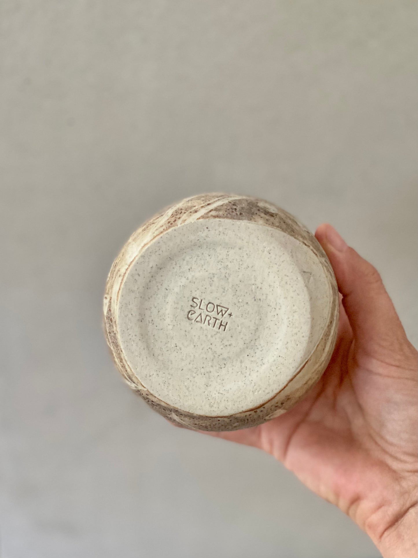 RIVER GUM hugger mug ~ earth (300-350ml)
