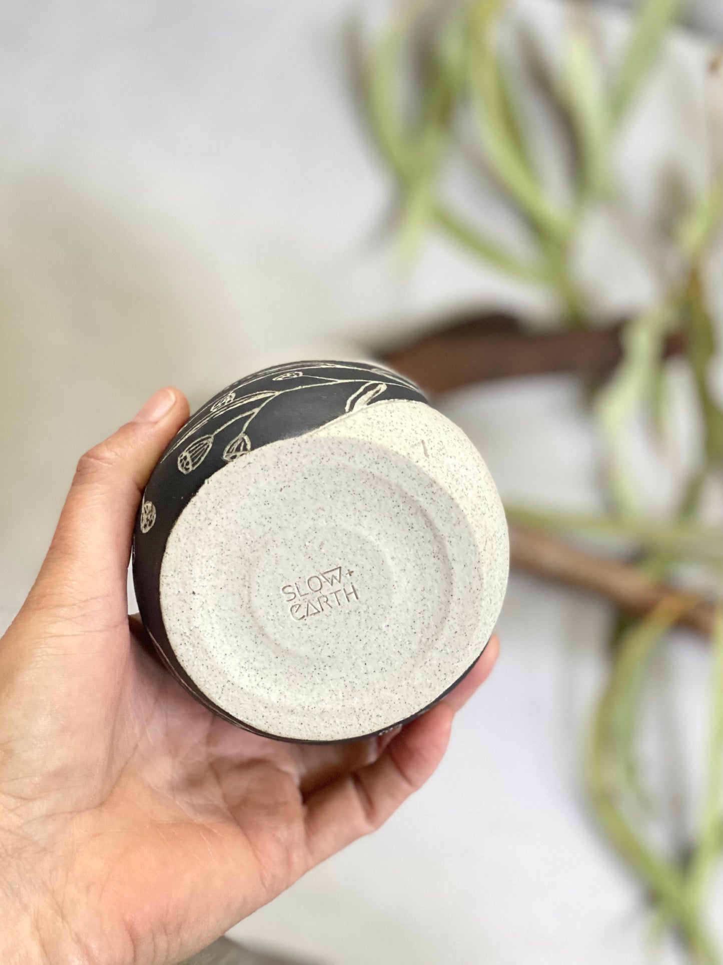 ‘RIVER GUM’ hugger mug ~ dark (300ml)