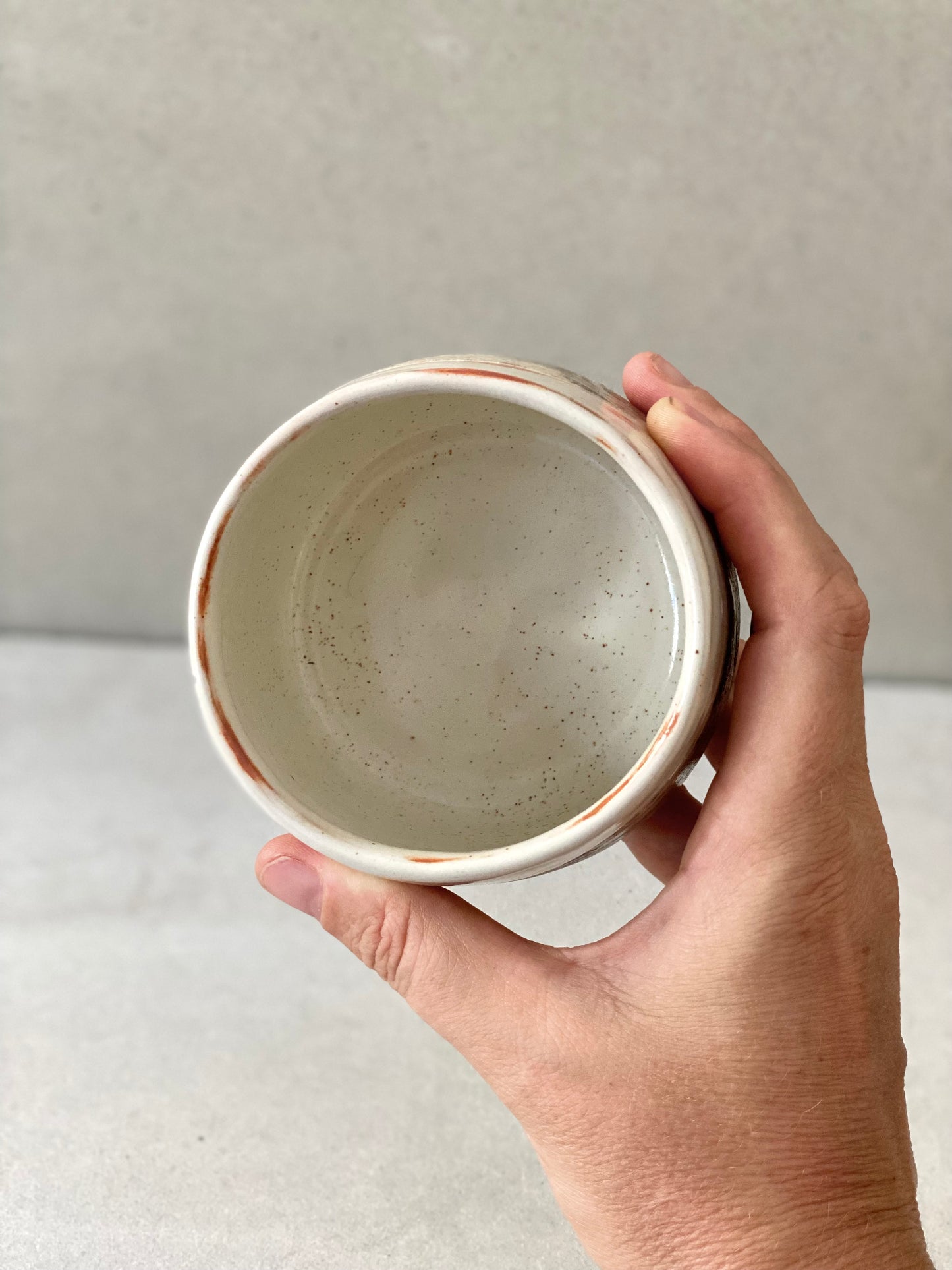 RIVER GUM hugger cup ~ earth (250ml)