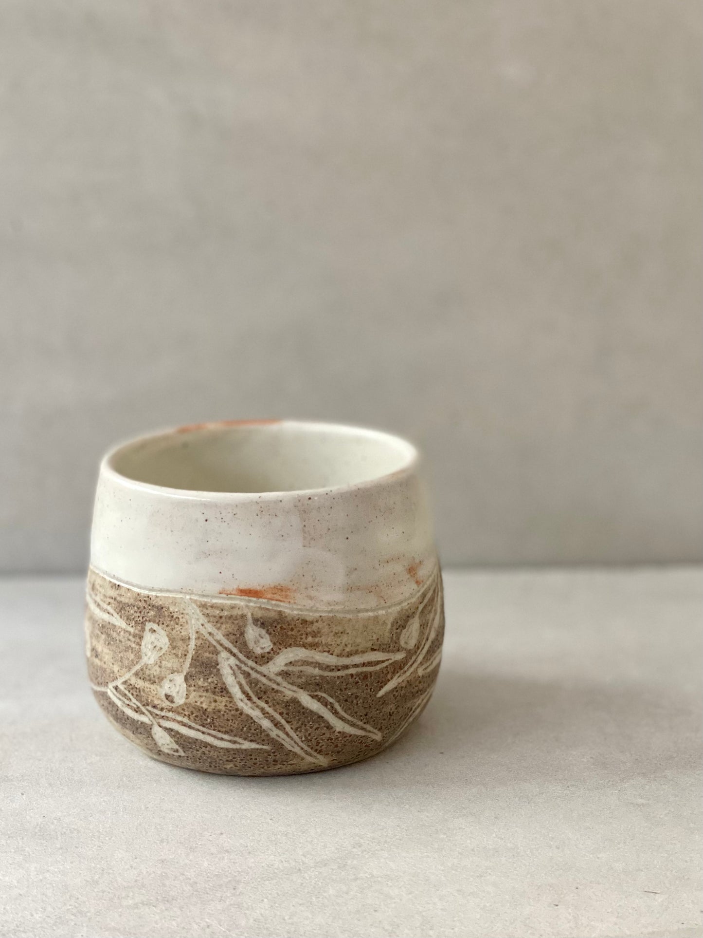 RIVER GUM hugger mug ~ earth (300-350ml)