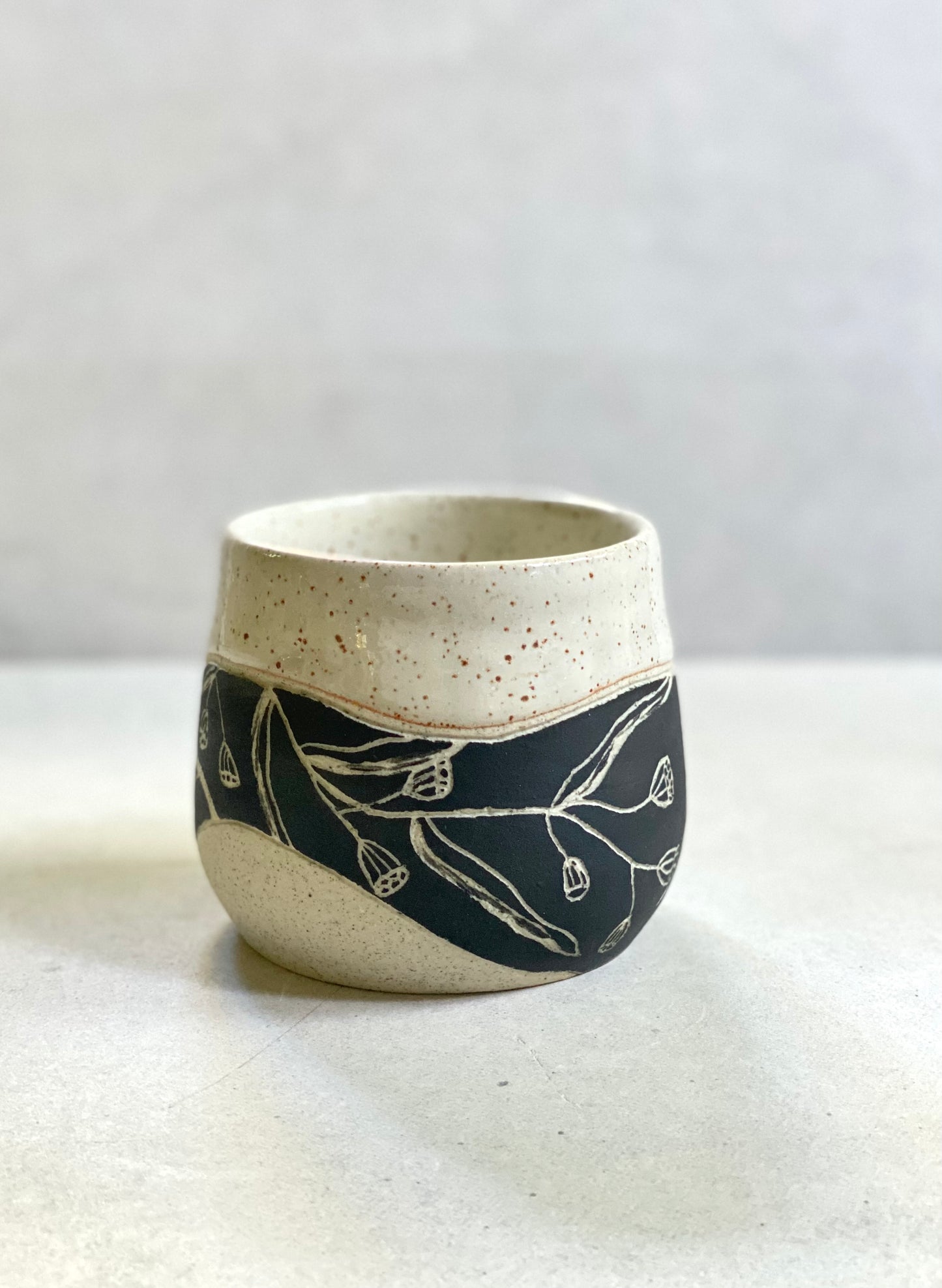 ‘RIVER GUM’ hugger mug ~ dark (300ml)